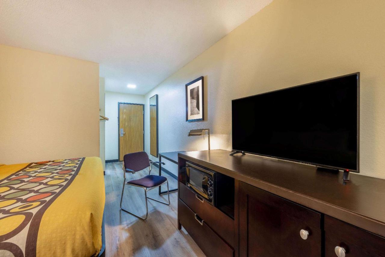 Hotel Super 8 By Wyndham 2*