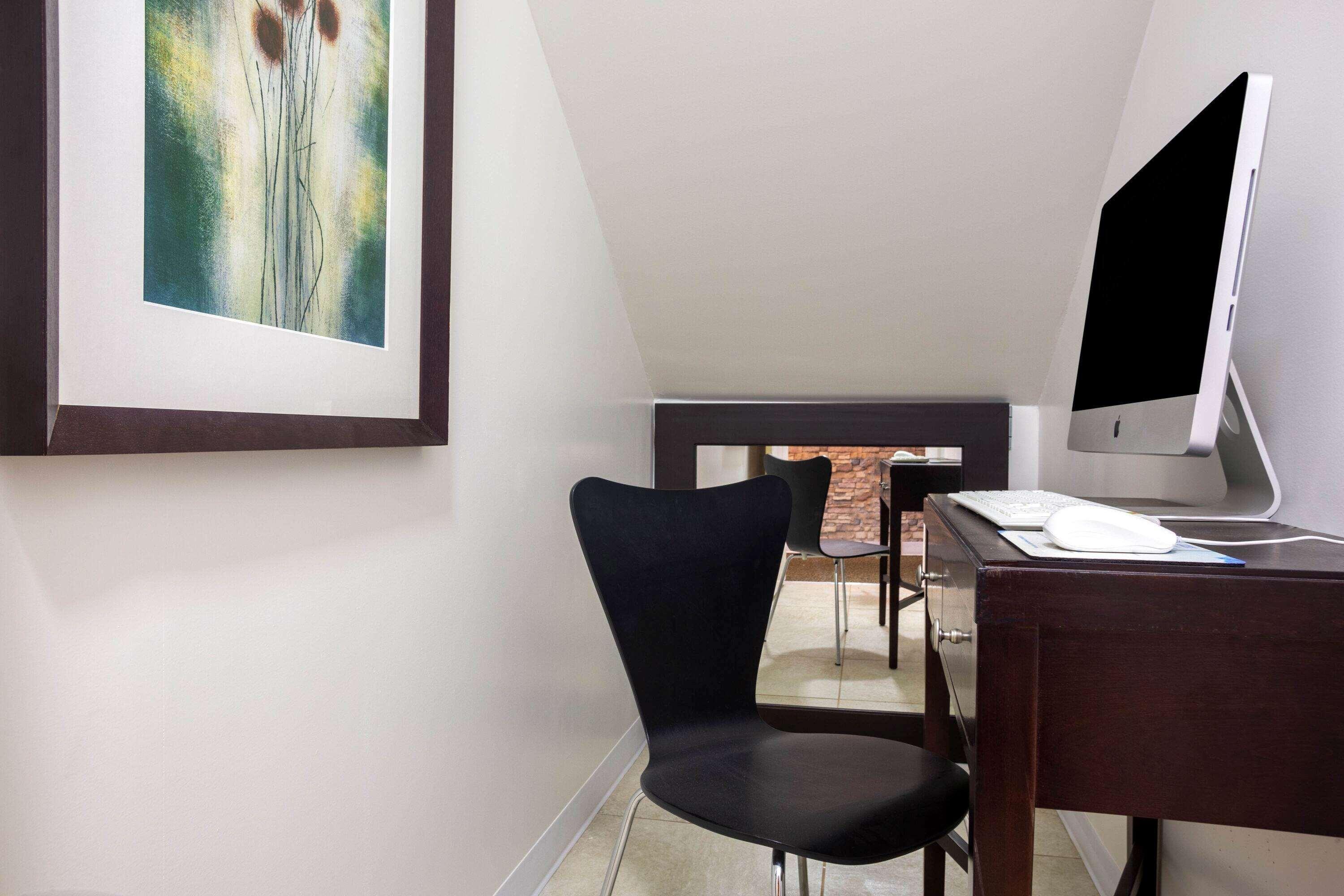 Super 8 By Wyndham Hotel