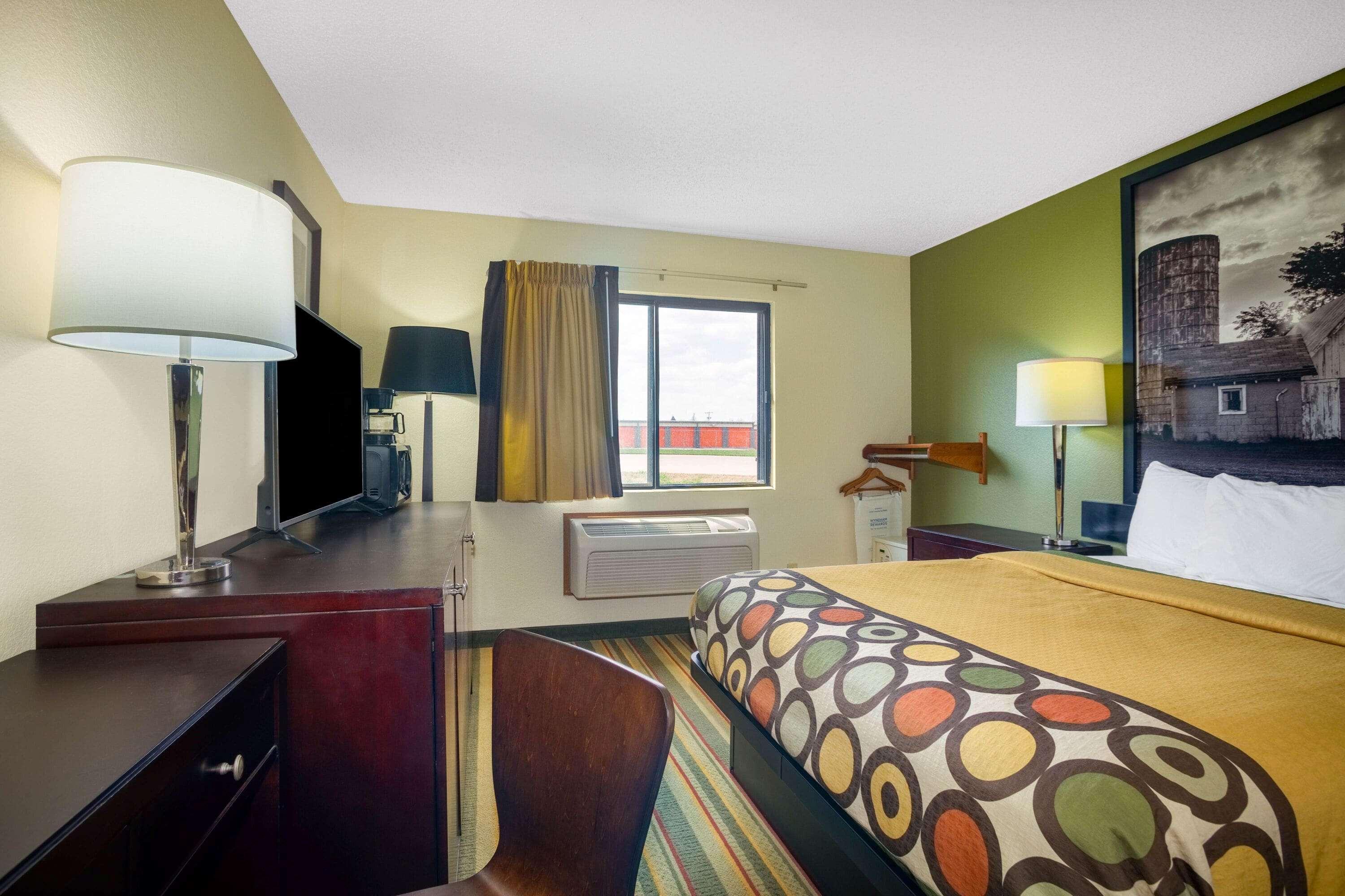 Hotel Super 8 By Wyndham 2*